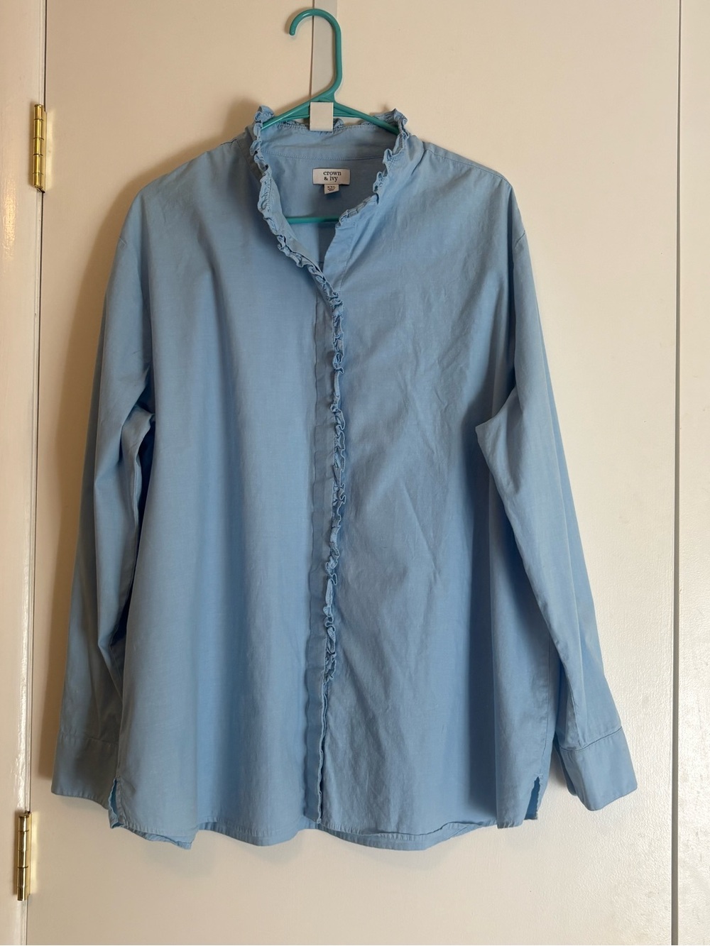 crown & ivy Light Blue Ruffle-Front Button-Down Shirt